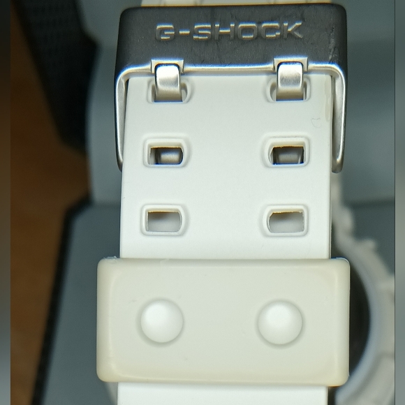 Casio Men's White G-Shock 5229 GA-120A Digital and Analog - Picture 6 of 8